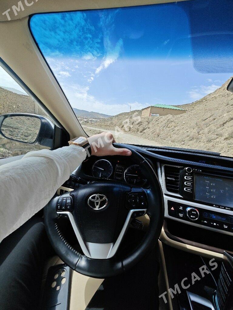 Toyota Highlander 2018 - 430 000 TMT - Ашхабад - img 7