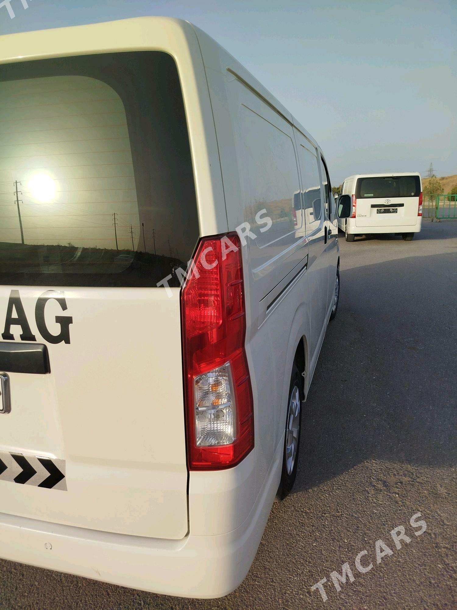 Toyota Hiace 2021 - 500 000 TMT - Ашхабад - img 2