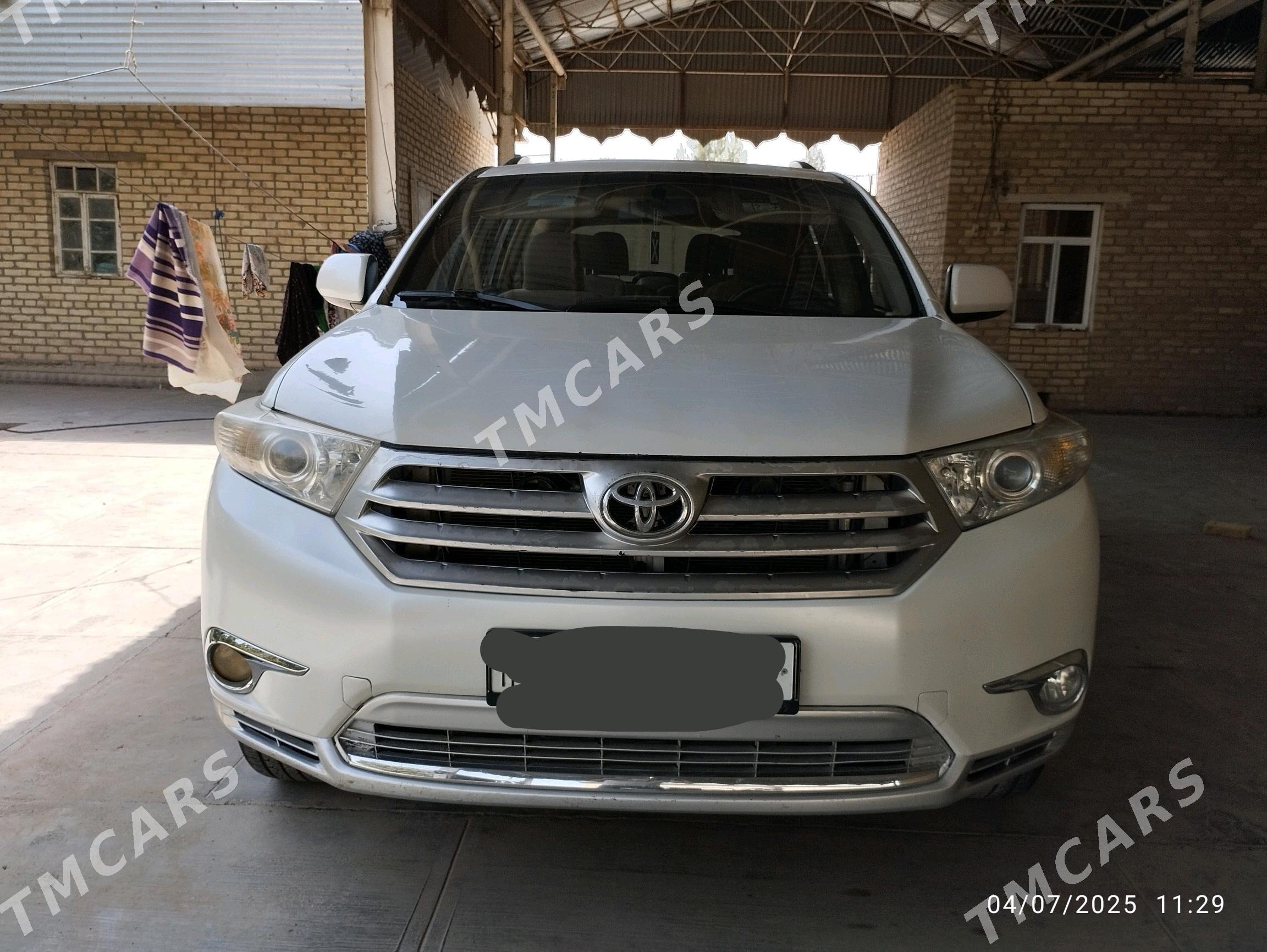Toyota Highlander 2011 - 290 000 TMT - Türkmengala - img 4