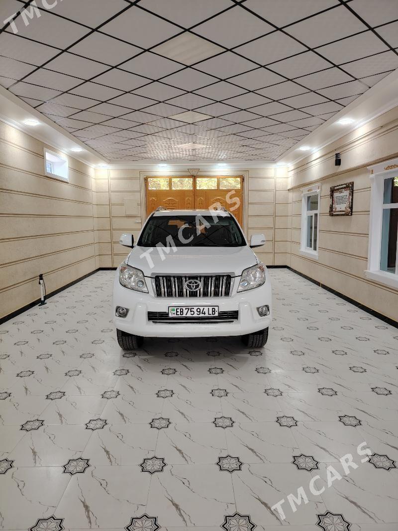 Toyota Land Cruiser Prado 2011 - 400 000 TMT - Dänew - img 1