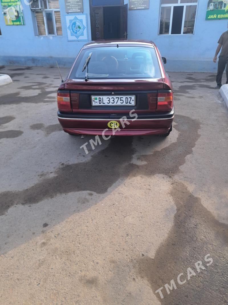 Opel Astra 1995 - 40 000 TMT - Губадаг - img 3