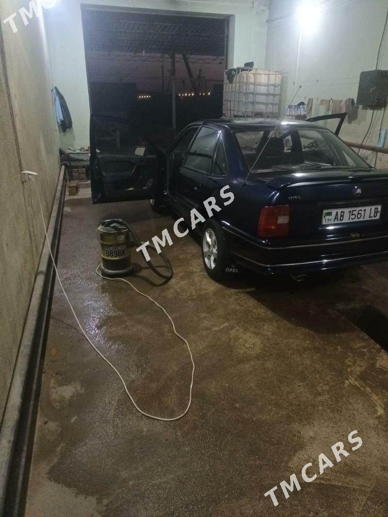 Opel Vectra 1992 - 24 000 TMT - Сейди - img 2