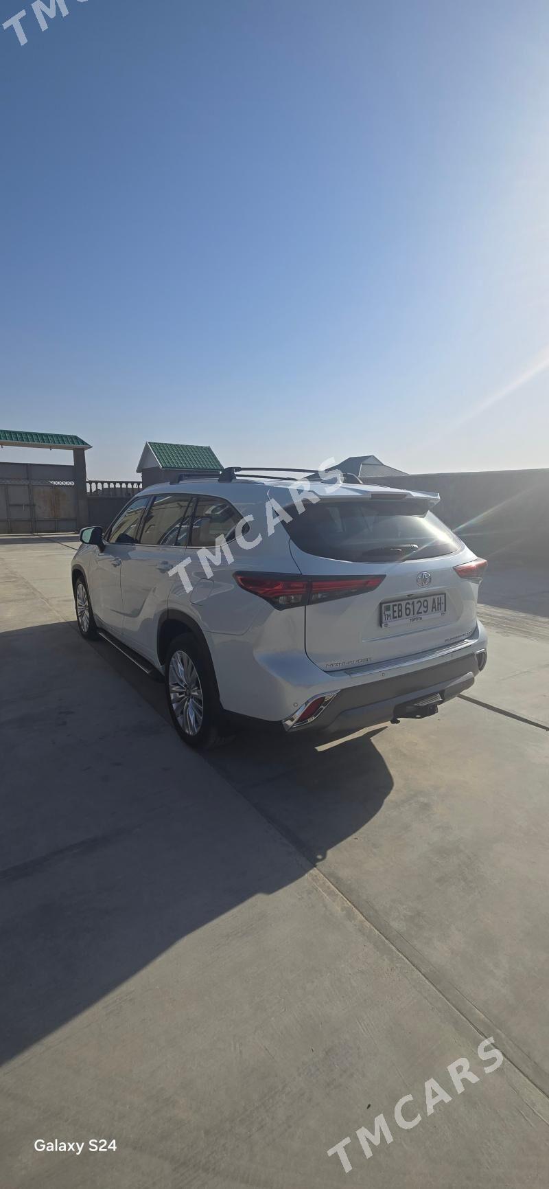 Toyota Highlander 2022 - 532 000 TMT - Ашхабад - img 2