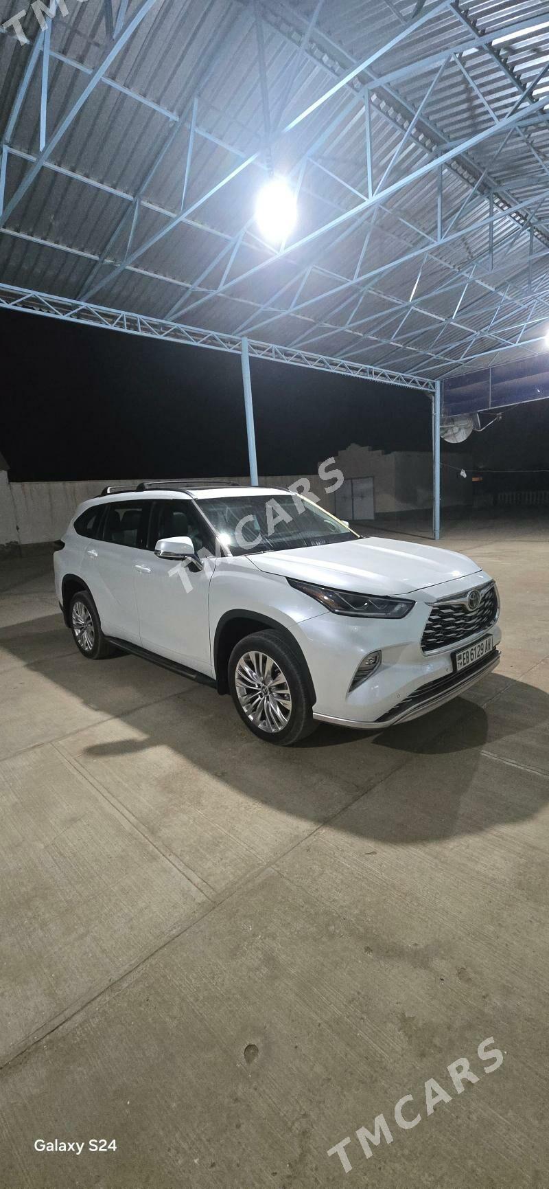 Toyota Highlander 2022 - 532 000 TMT - Ашхабад - img 4