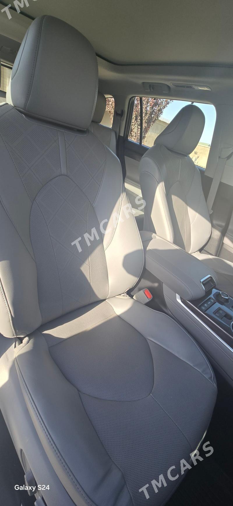 Toyota Highlander 2022 - 532 000 TMT - Ашхабад - img 8