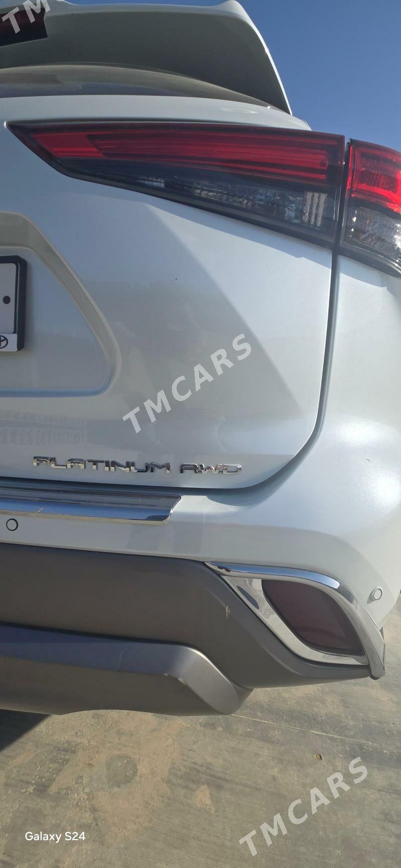 Toyota Highlander 2022 - 532 000 TMT - Ашхабад - img 3