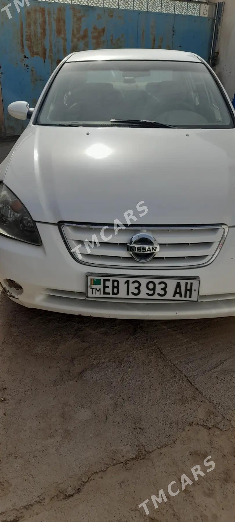 Nissan Altima 2002 - 55 000 TMT - Теджен - img 4