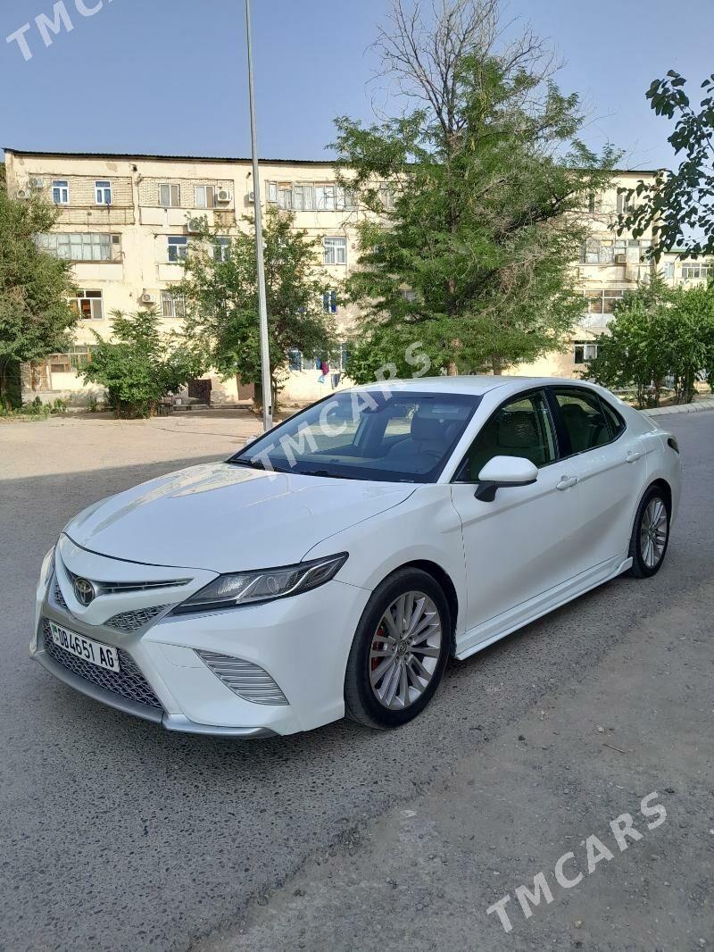 Toyota Camry 2018 - 255 555 TMT - 9 мкр - img 2