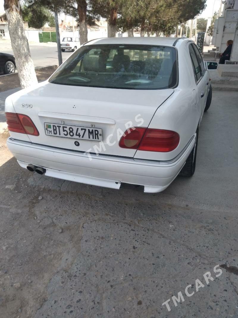 Mercedes-Benz 230E 1997 - 23 000 TMT - Gyzylarbat - img 4