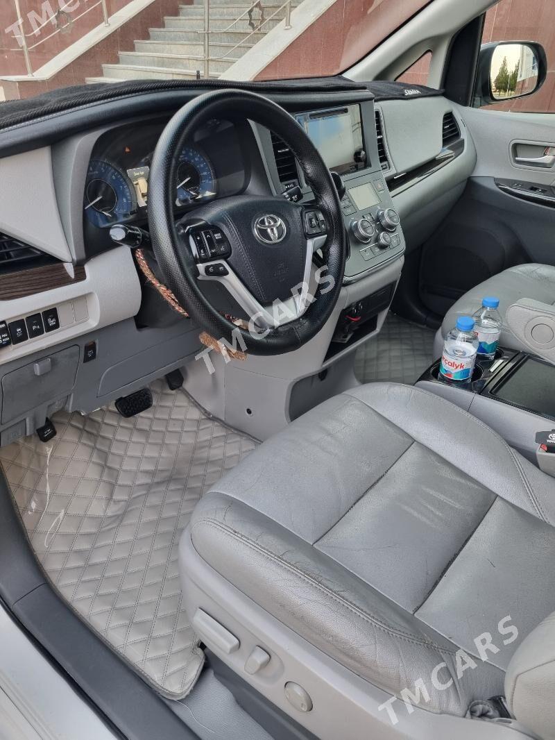 Toyota Sienna 2016 - 332 000 TMT - Aşgabat - img 9