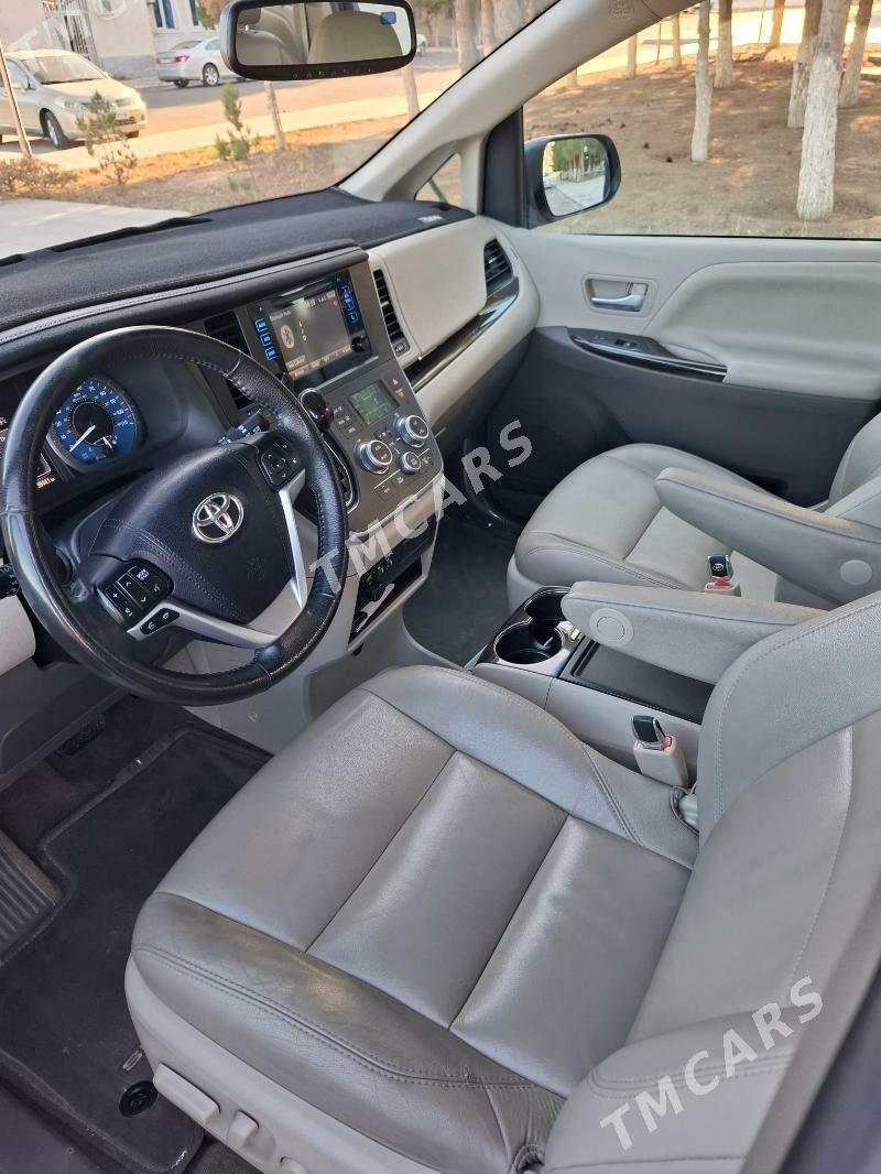Toyota Sienna 2017 - 432 000 TMT - Ашхабад - img 5