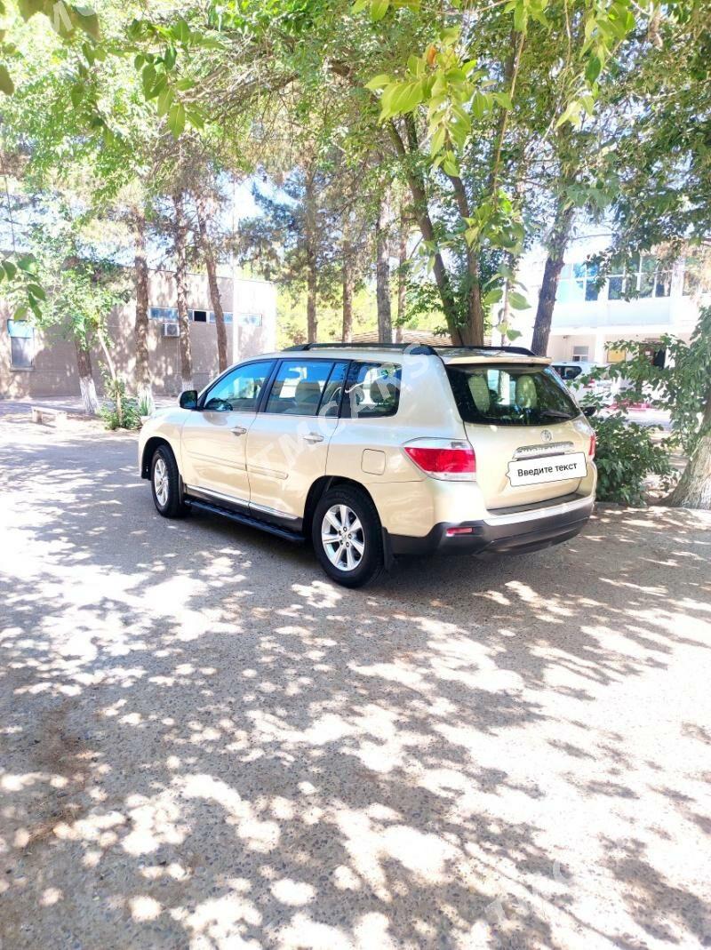 Toyota Highlander 2011 - 279 000 TMT - Sakarçäge - img 2
