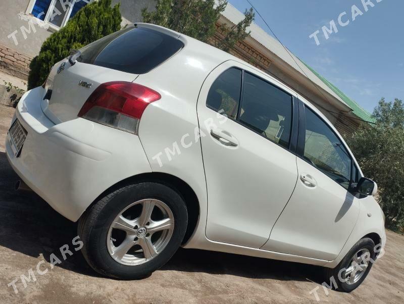 Toyota Yaris 2010 - 115 000 TMT - Кёнеургенч - img 2
