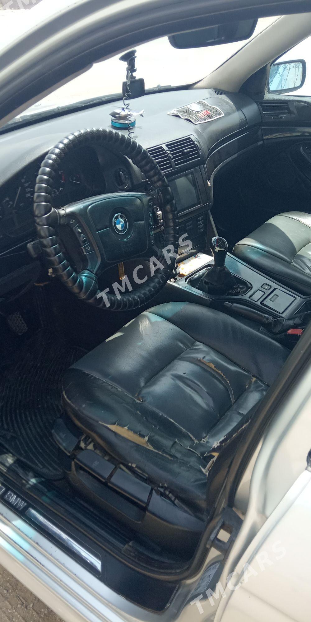BMW E39 1998 - 70 000 TMT - Гумдаг - img 4