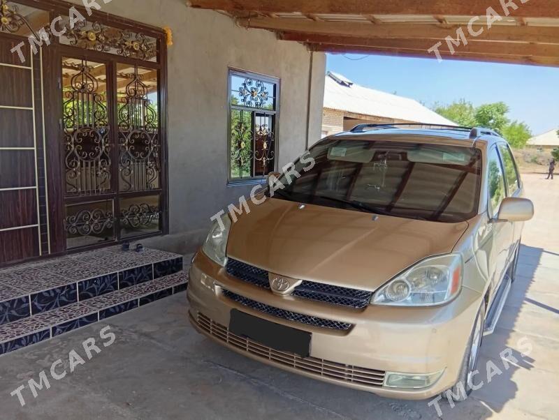 Toyota Sienna 2004 - 225 000 TMT - Мары - img 2