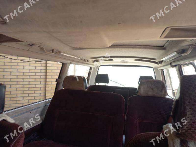 Toyota Hiace 1993 - 65 000 TMT - Мары - img 3