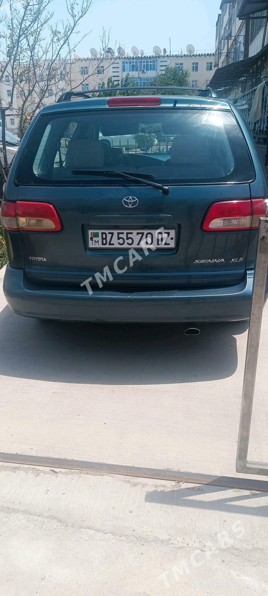 Toyota Sienna 2003 - 158 000 TMT - Дашогуз - img 3