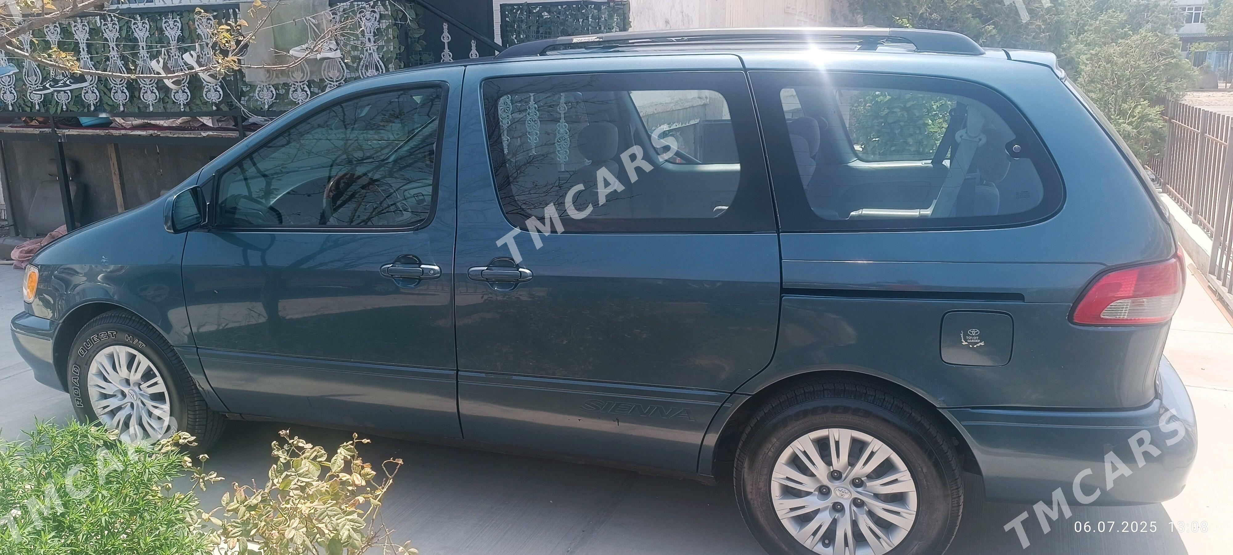 Toyota Sienna 2003 - 158 000 TMT - Дашогуз - img 2