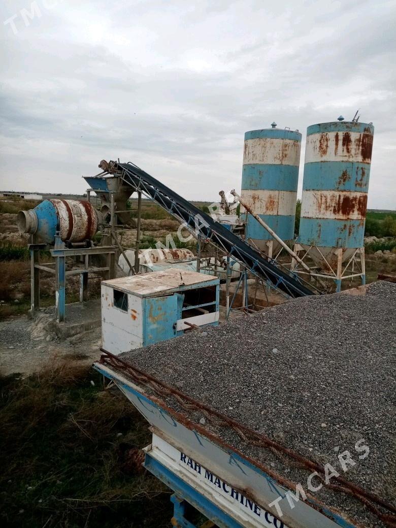 BSU(Beton sentral) - Ýaşlyk - img 2