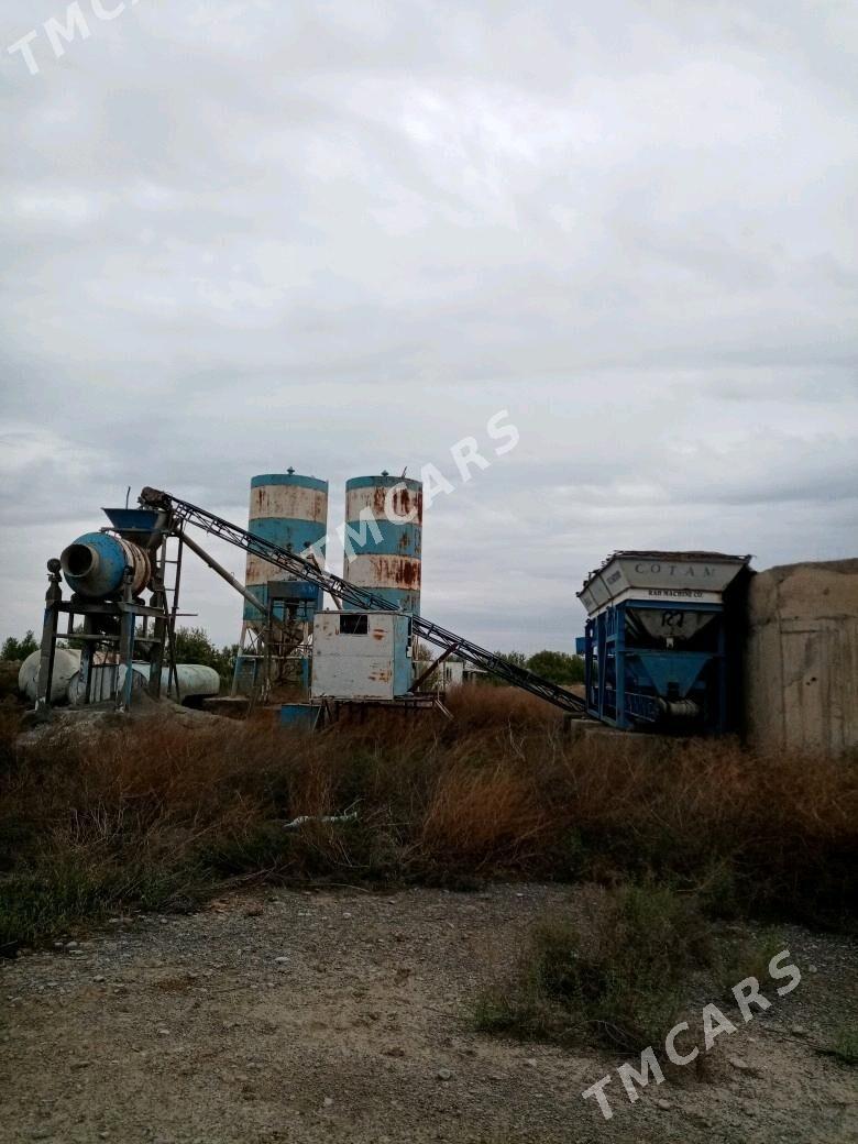 BSU(Beton sentral) - Ýaşlyk - img 3