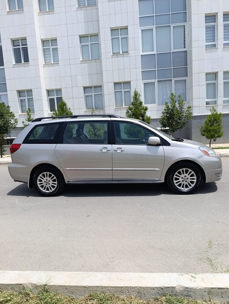 Toyota Sienna 2004 - 260 000 TMT - Бузмеин - img 3