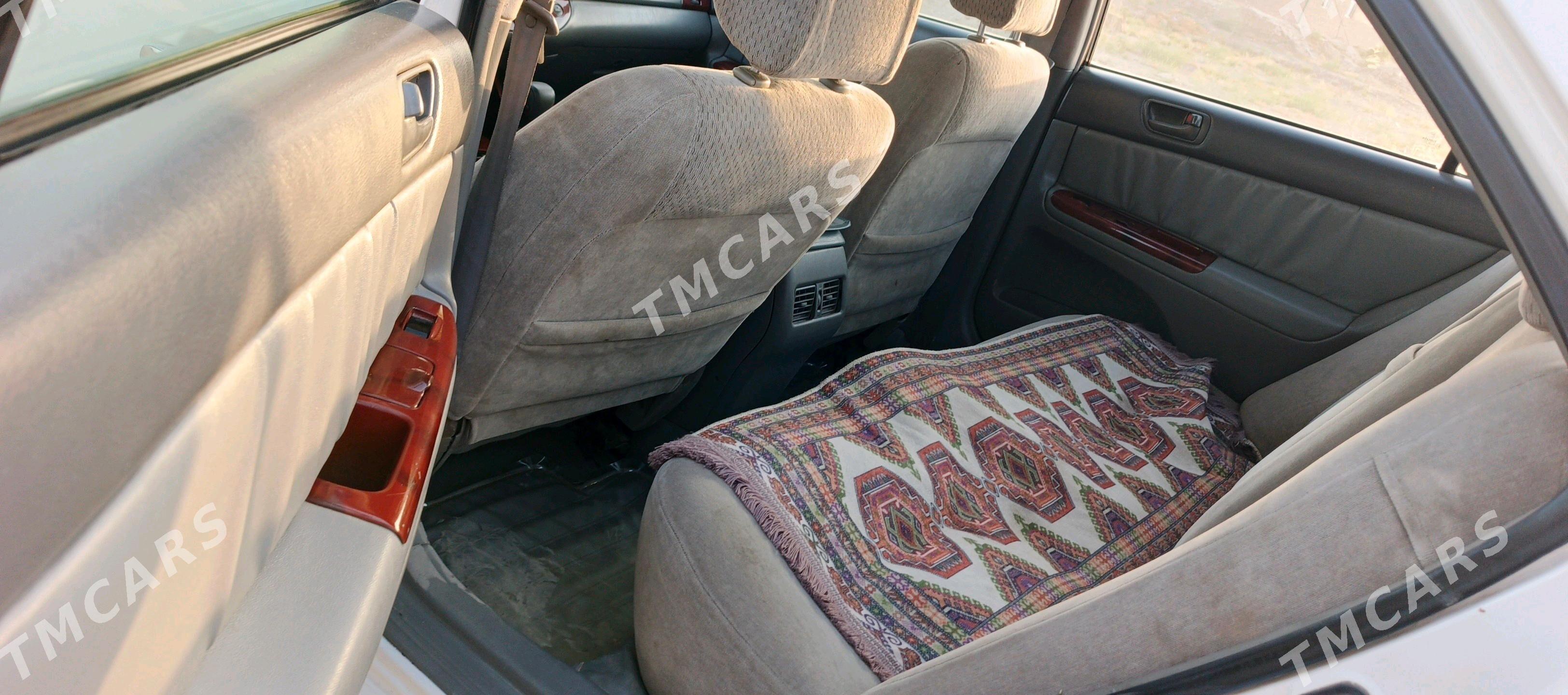 Toyota Camry 2004 - 135 000 TMT - Halaç - img 5