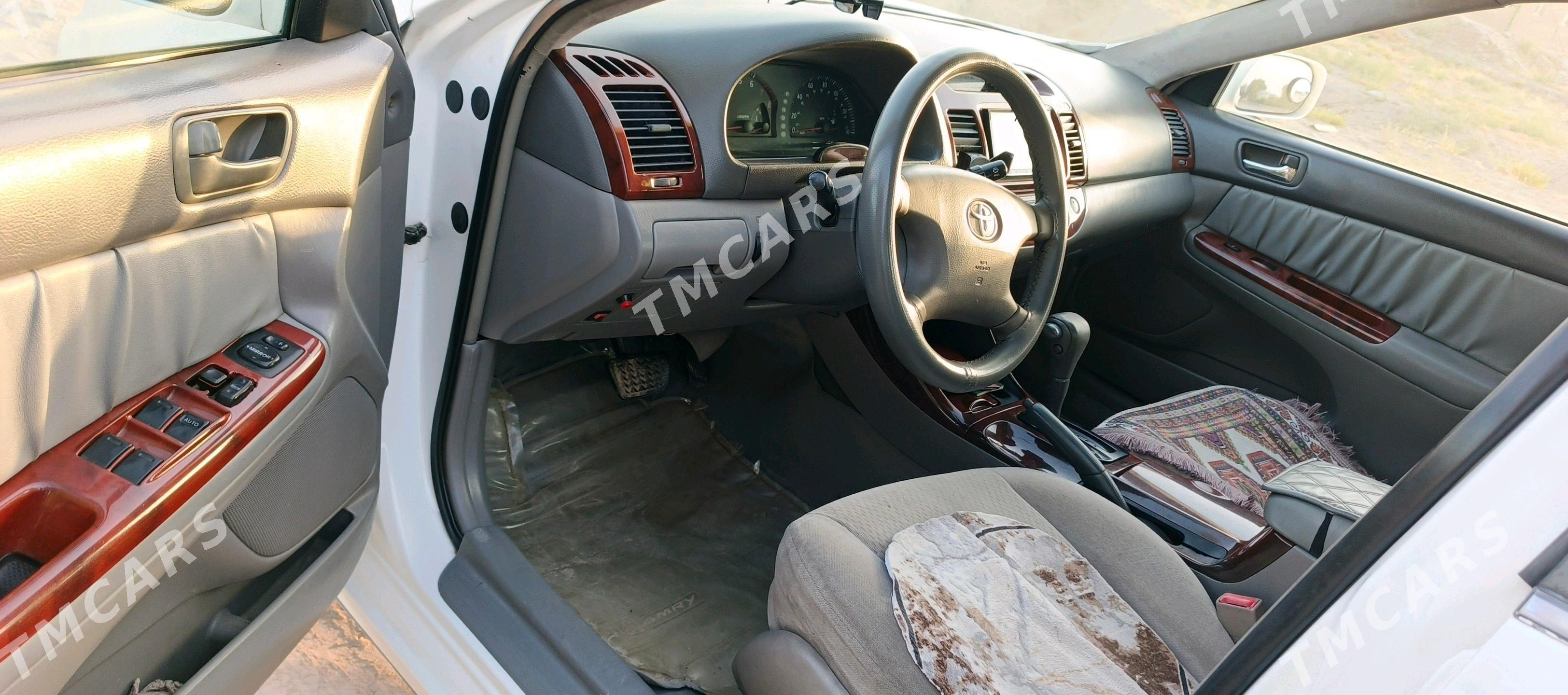 Toyota Camry 2004 - 135 000 TMT - Halaç - img 7