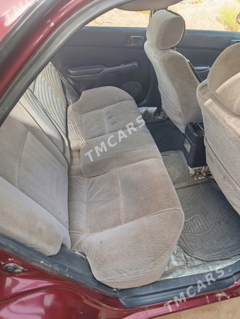 Toyota Carina 1993 - 35 000 TMT - Ёлётен - img 5