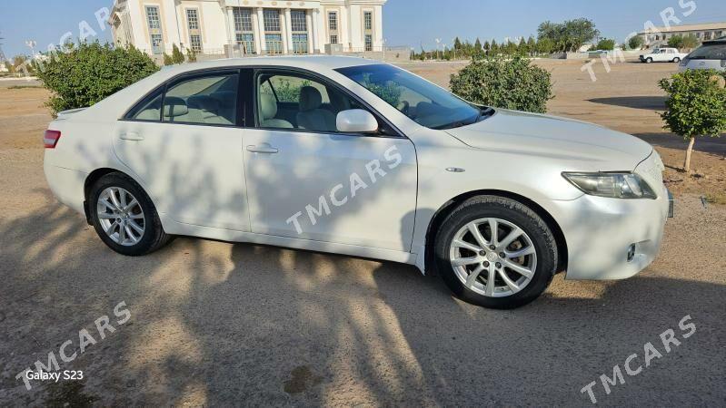 Toyota Camry 2011 - 140 000 TMT - Теджен - img 4
