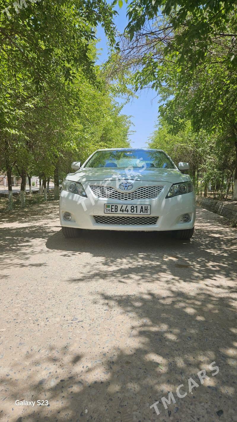 Toyota Camry 2011 - 140 000 TMT - Теджен - img 8