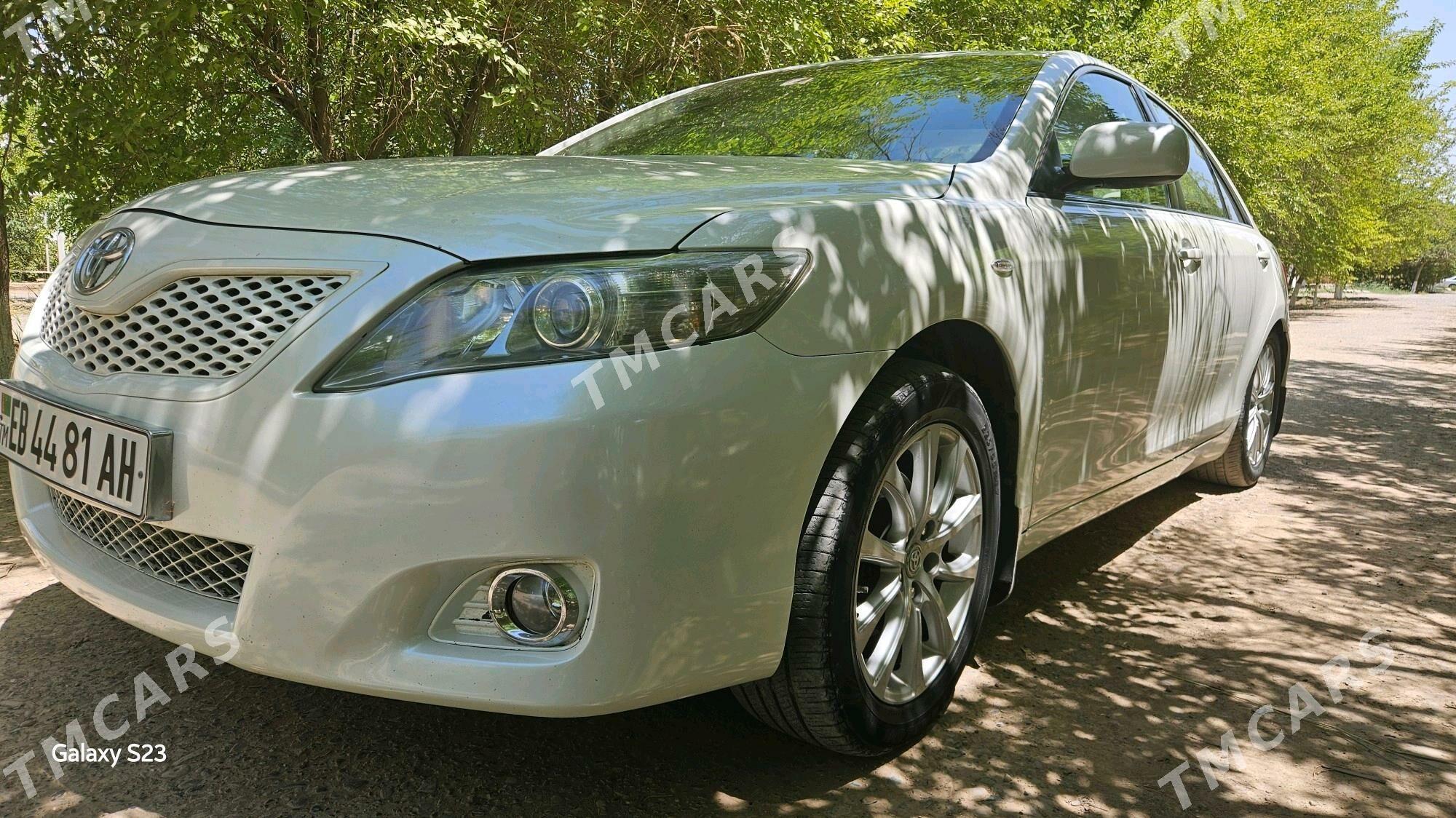Toyota Camry 2011 - 140 000 TMT - Теджен - img 10