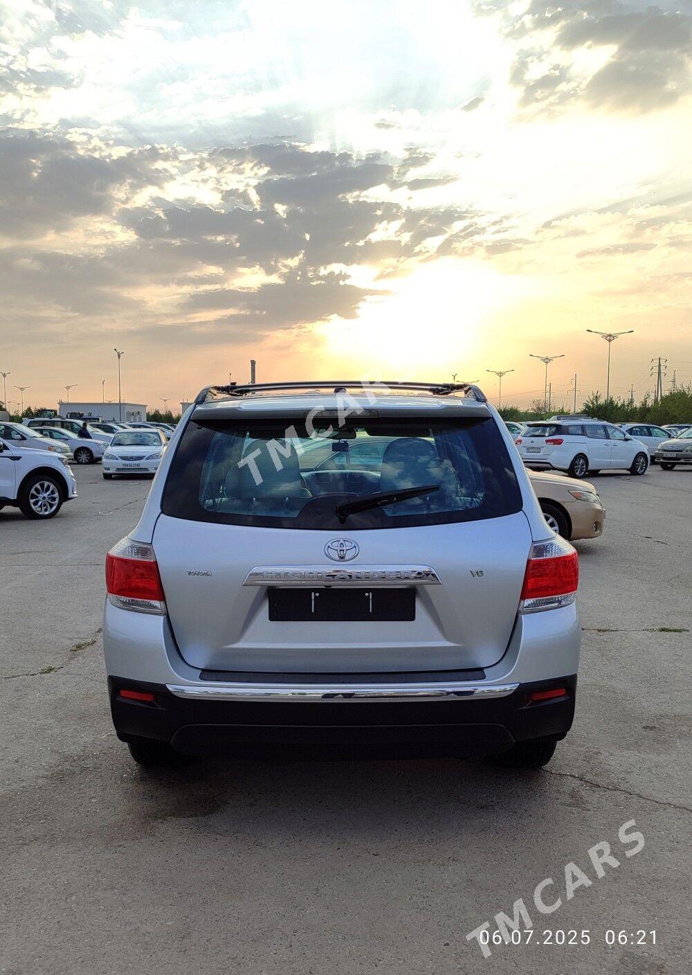 Toyota Highlander 2011 - 360 000 TMT - Дашогуз - img 4