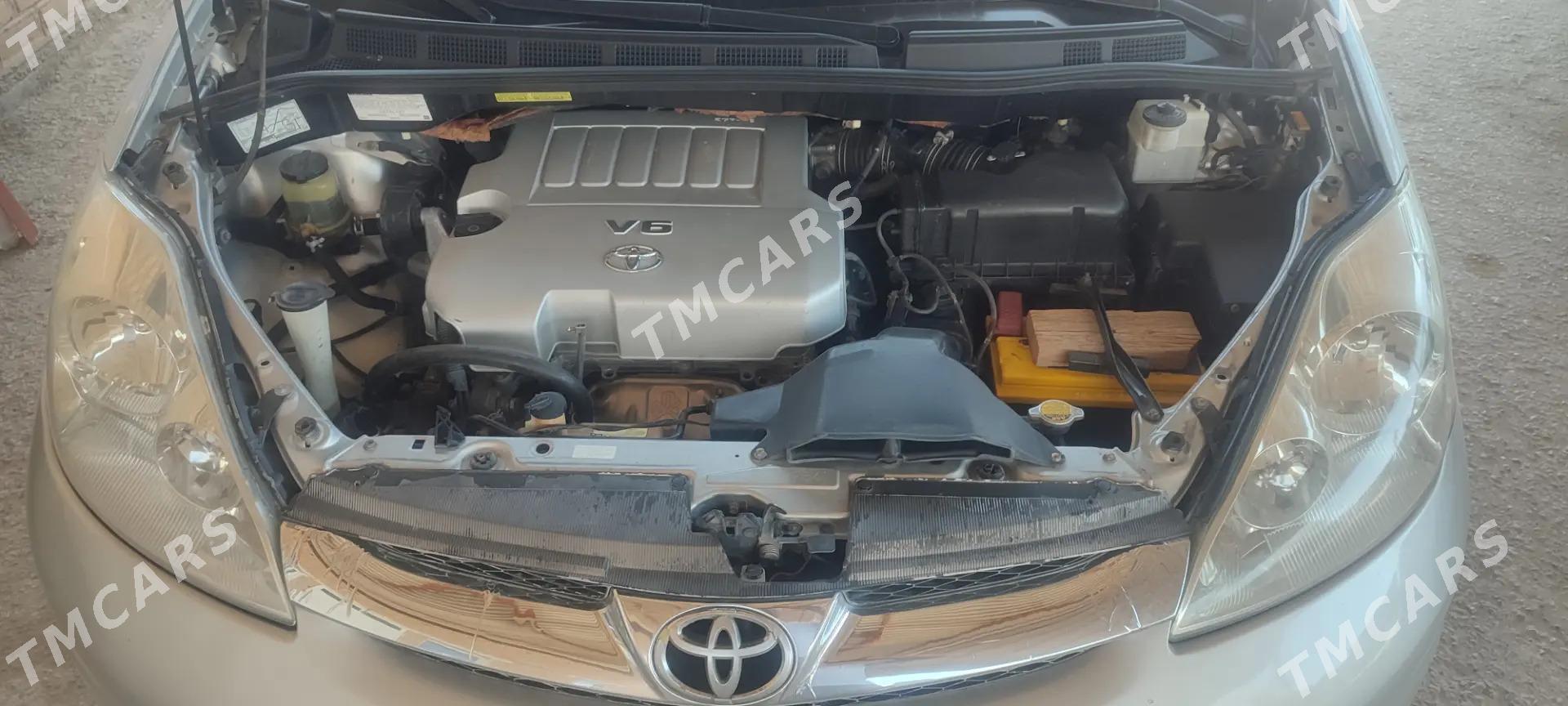 Toyota Sienna 2007 - 220 000 TMT - Туркменгала - img 4