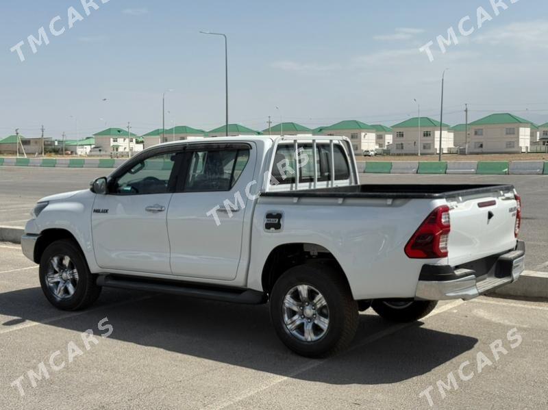 Toyota Hilux 2025 - 686 000 TMT - Ашхабад - img 4