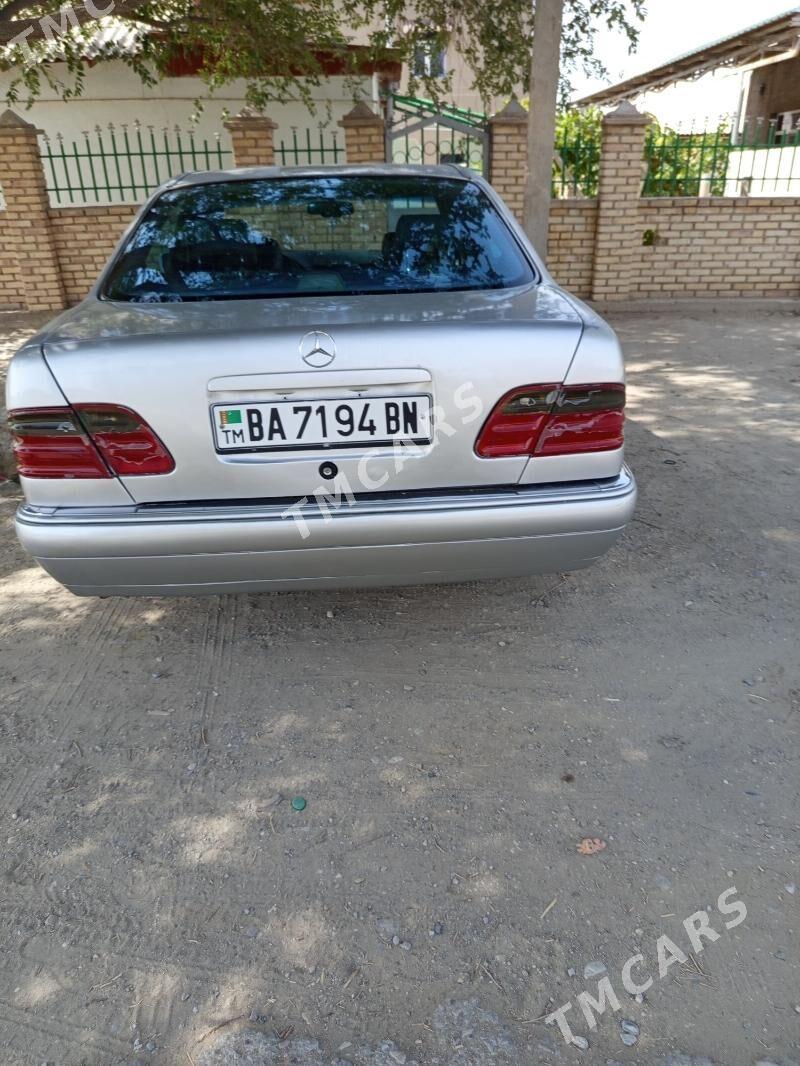 Mercedes-Benz E320 1999 - 55 000 TMT - Гумдаг - img 2