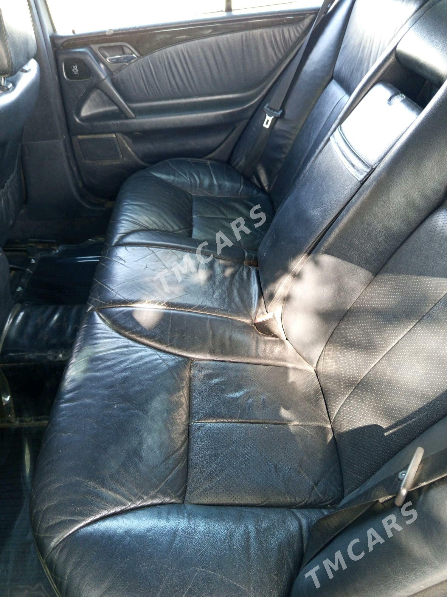 Mercedes-Benz E320 1999 - 55 000 TMT - Гумдаг - img 4