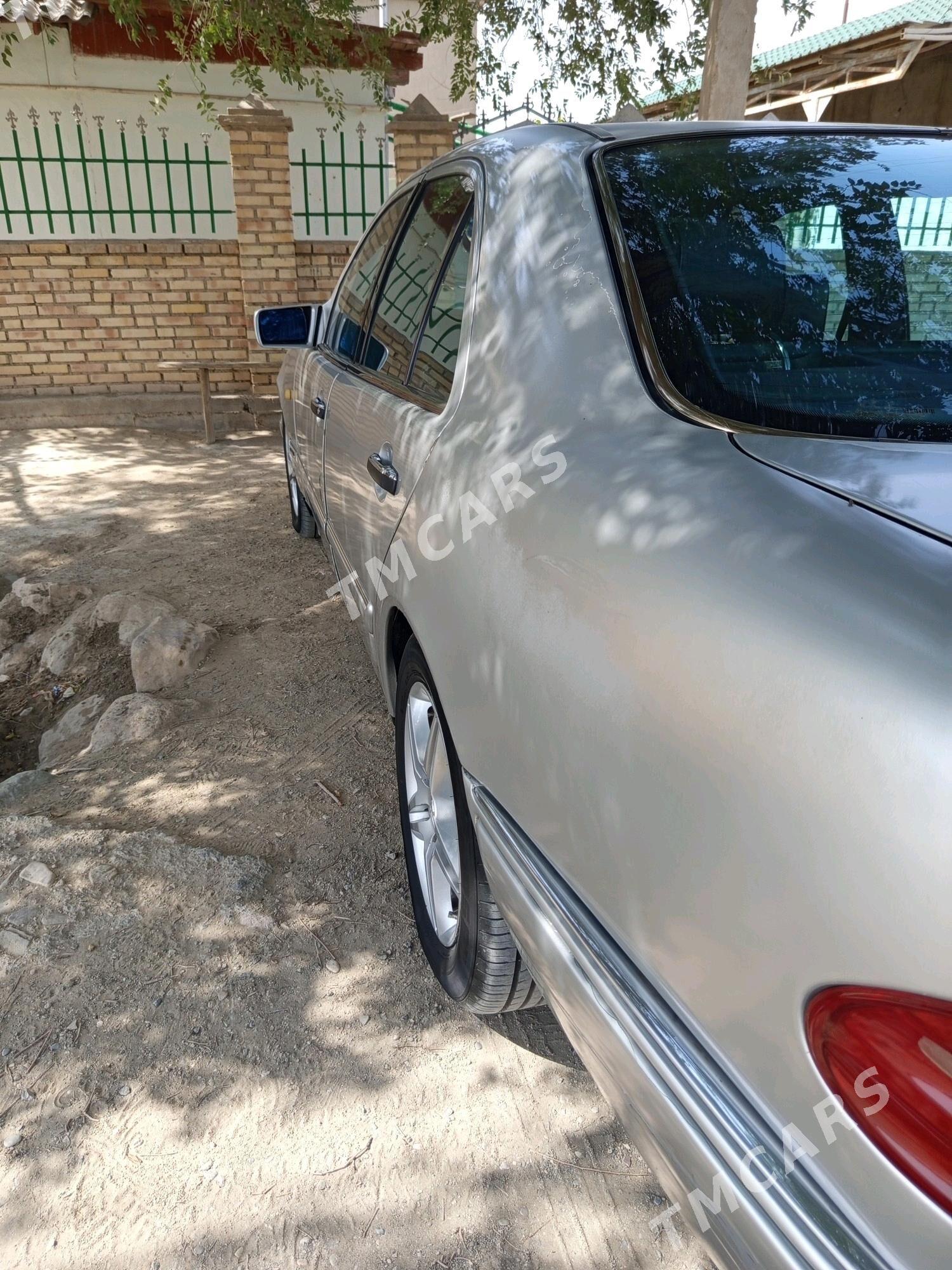 Mercedes-Benz E320 1999 - 55 000 TMT - Гумдаг - img 5