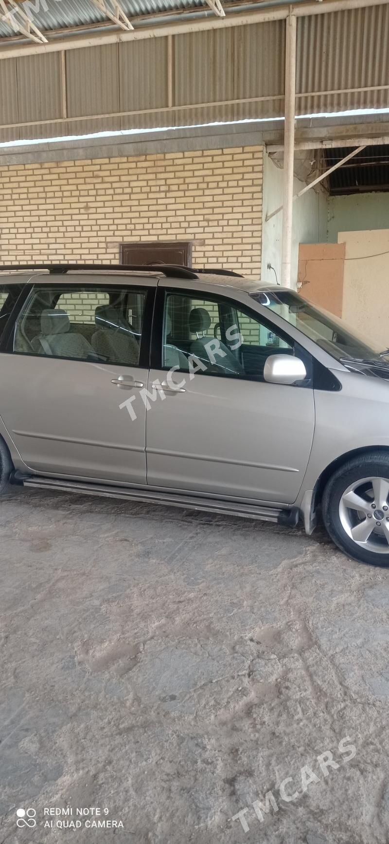 Toyota Sienna 2005 - 170 000 TMT - Mary - img 4