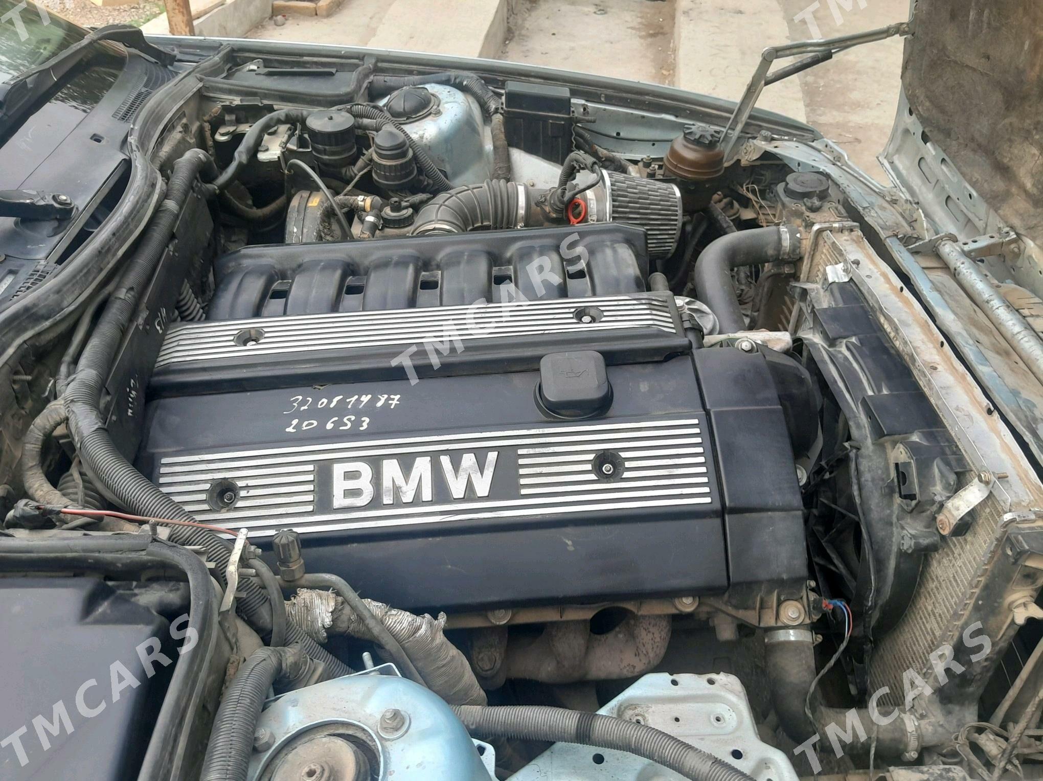 BMW 520 1990 - 42 000 TMT - Türkmenabat - img 4