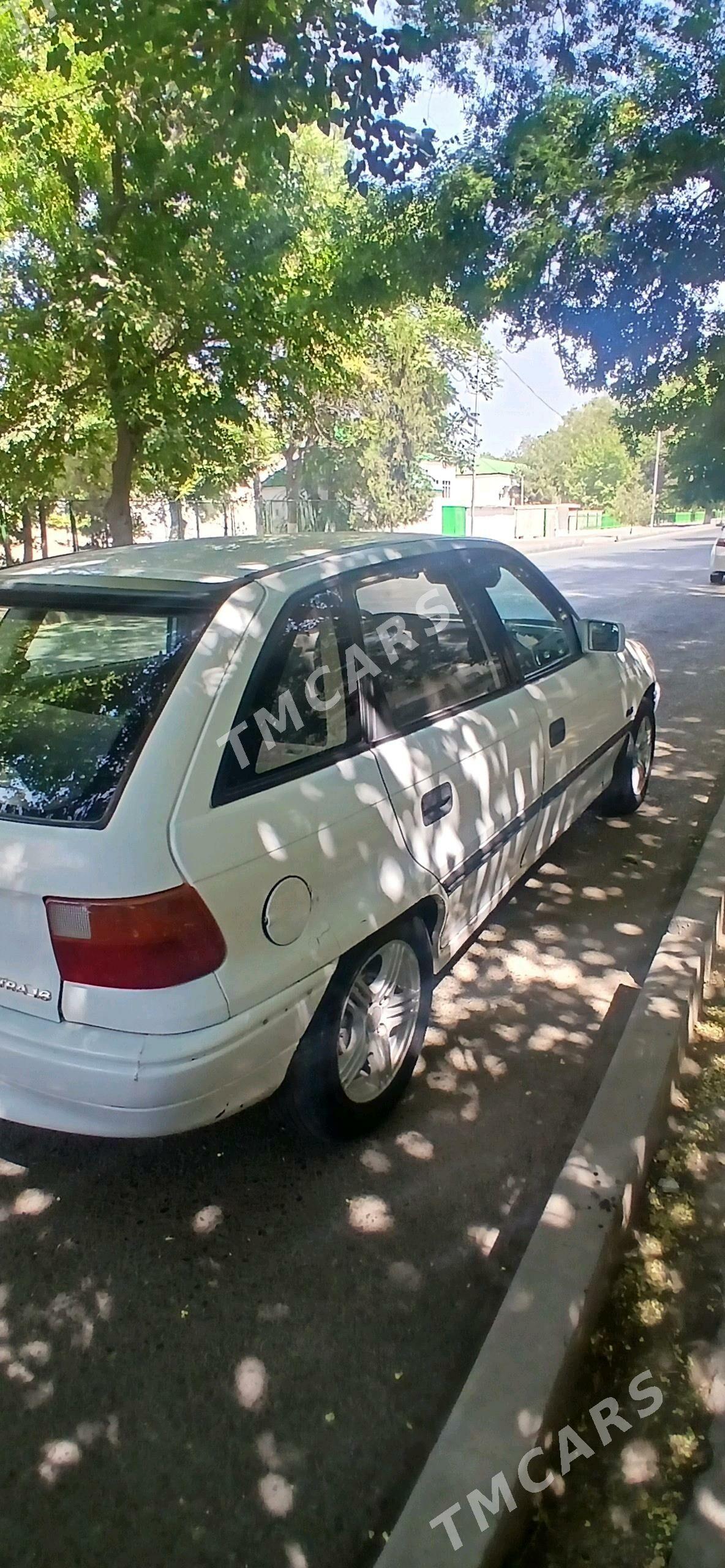 Opel Astra 1992 - 30 000 TMT - Bäherden - img 4