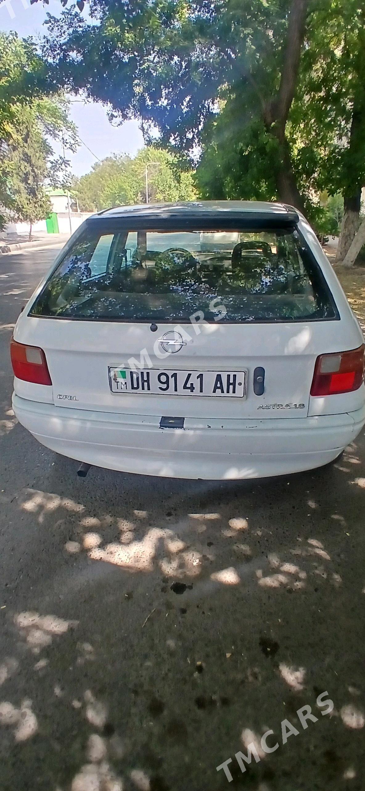Opel Astra 1992 - 30 000 TMT - Bäherden - img 3