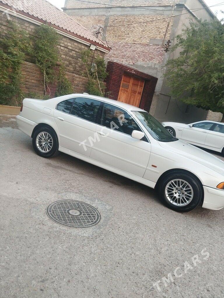 BMW E39 2001 - 98 000 TMT - Балканабат - img 4