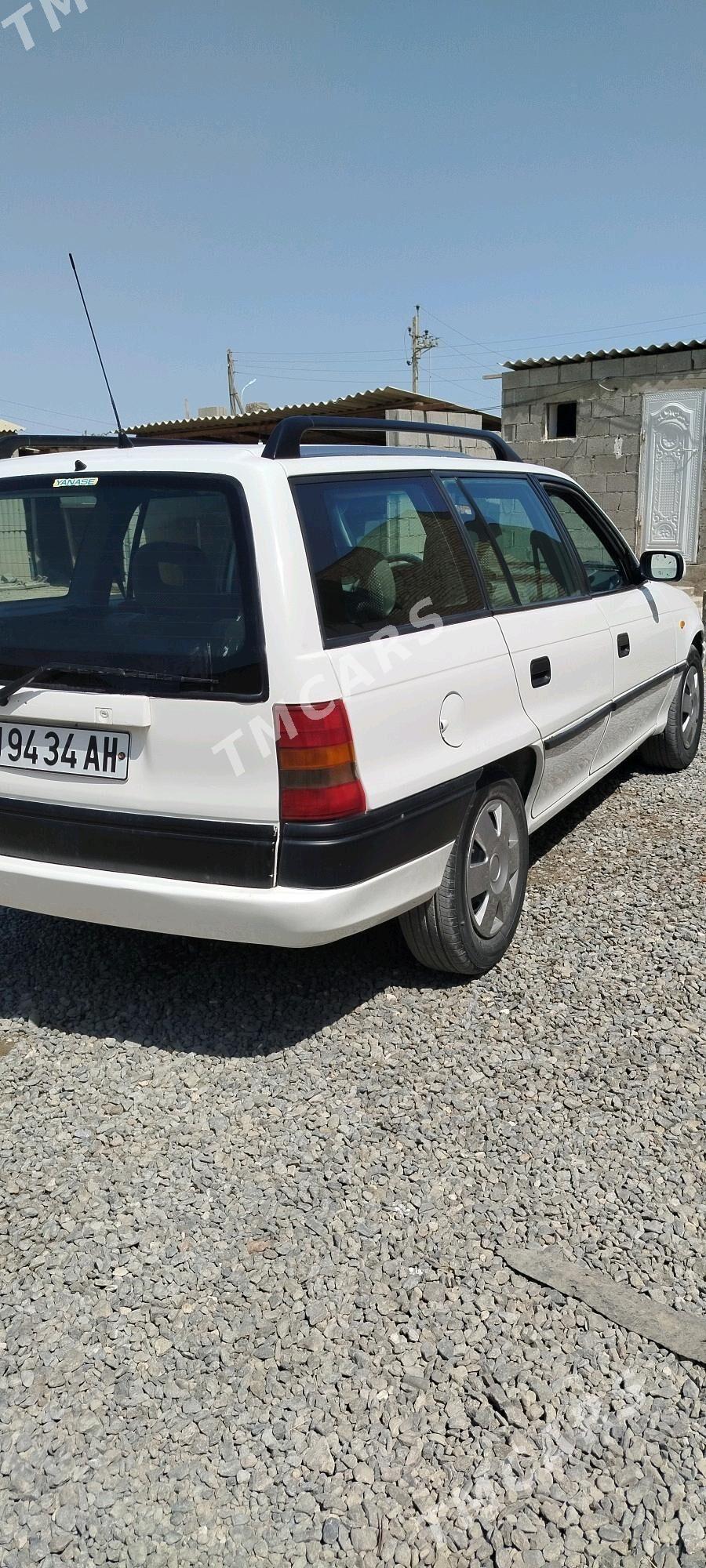 Opel Astra 1993 - 44 000 TMT - Бахарден - img 2