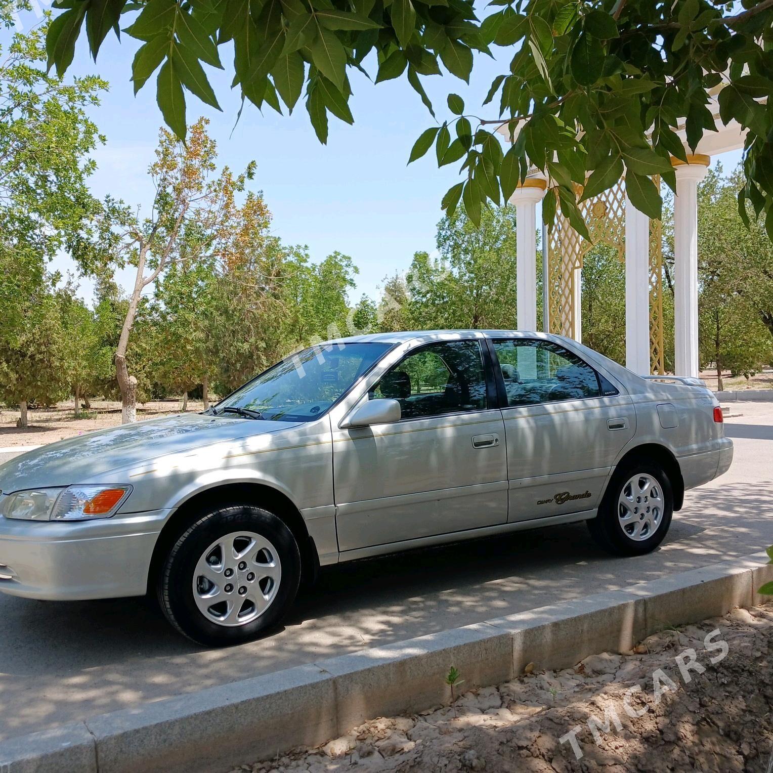 Toyota Camry 2001 - 155 000 TMT - Дашогуз - img 8