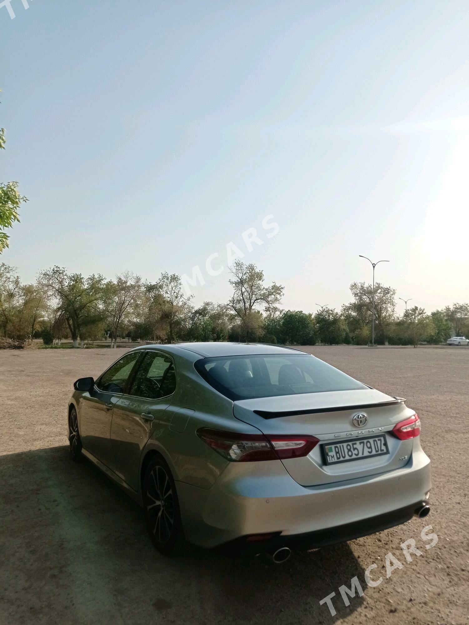 Toyota Camry 2018 - 285 000 TMT - Дашогуз - img 4