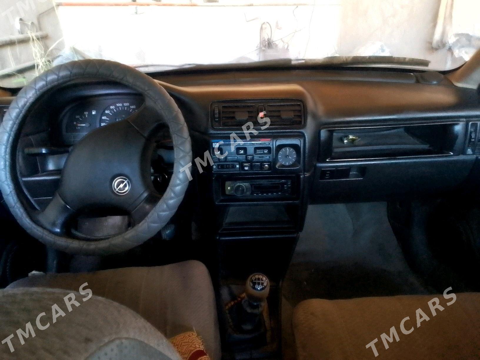 Opel Vectra 1992 - 30 000 TMT - Gubadag - img 4