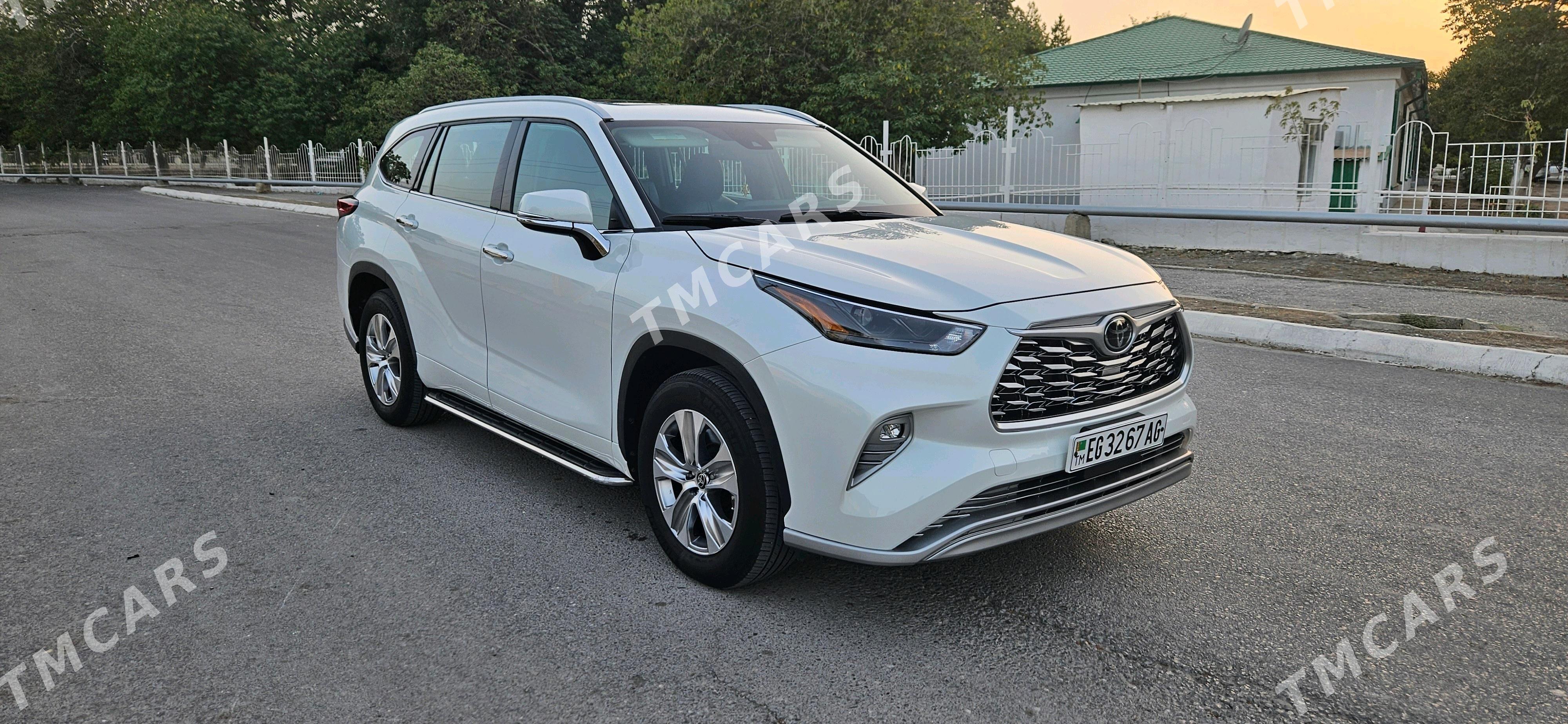 Toyota Highlander 2022 - 640 000 TMT - Ашхабад - img 2
