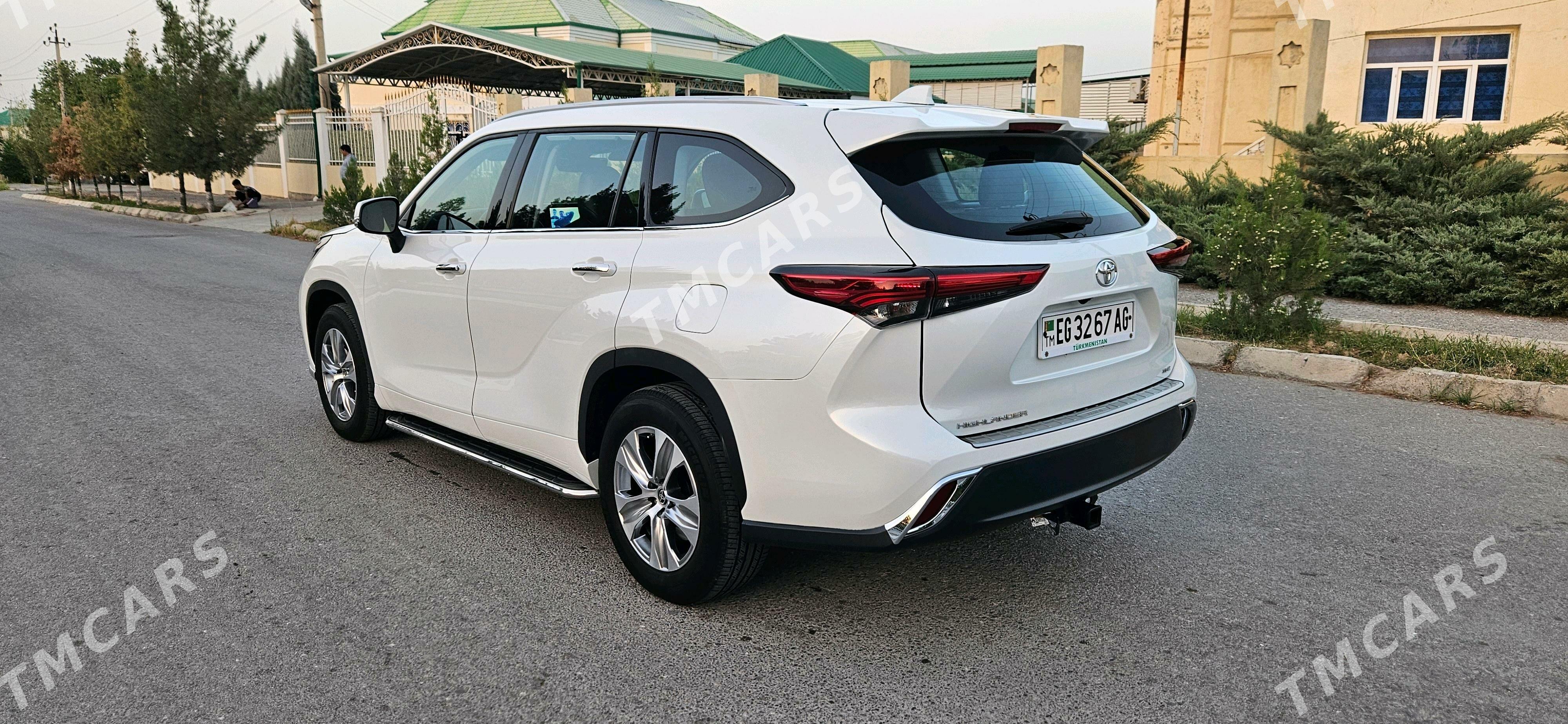 Toyota Highlander 2022 - 640 000 TMT - Ашхабад - img 5