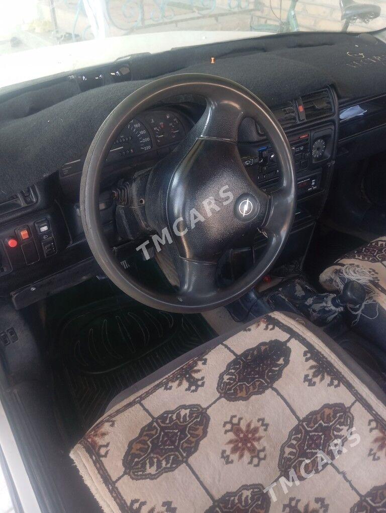 Opel Vectra 1991 - 30 000 TMT - Murgap - img 3