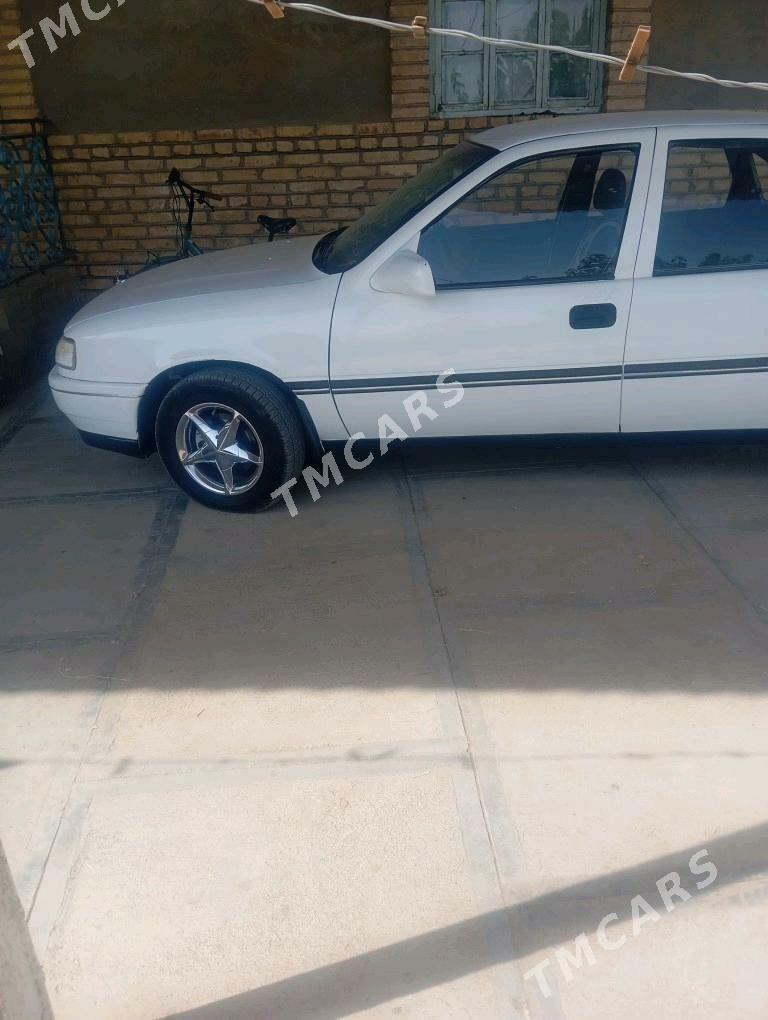 Opel Vectra 1991 - 30 000 TMT - Murgap - img 4